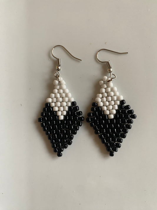 Anasi Earring - Diamond Black & White