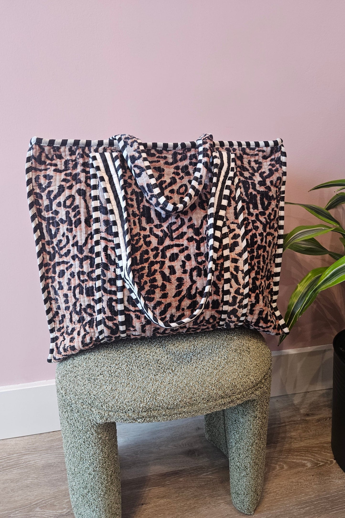 Velvet Tote Bag - Leopard